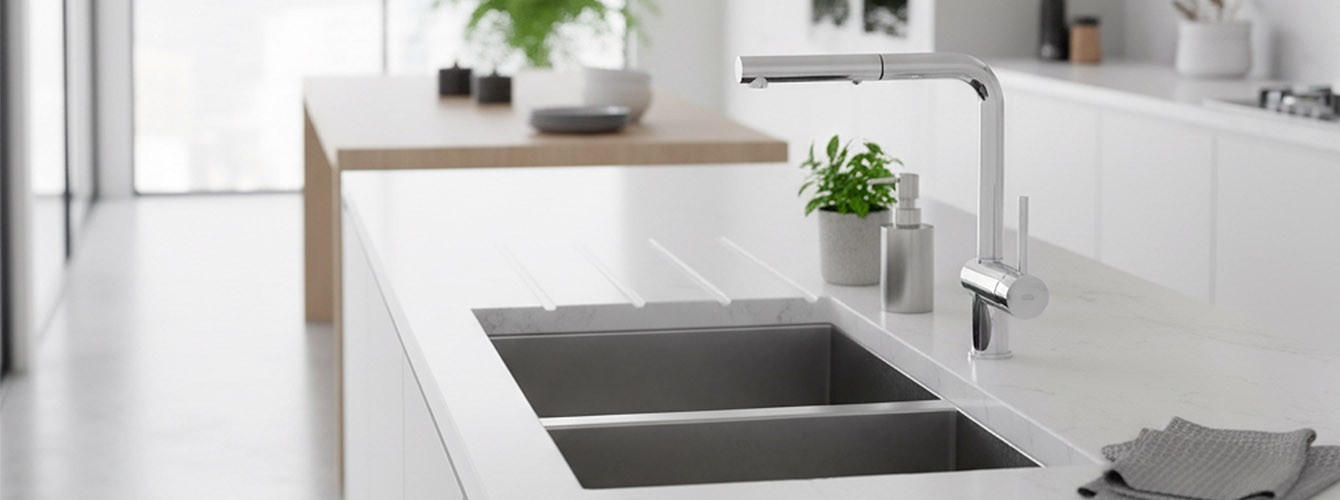 Miscelatore Serie Light per lavello con doccia estraibile: design e praticità in cucina